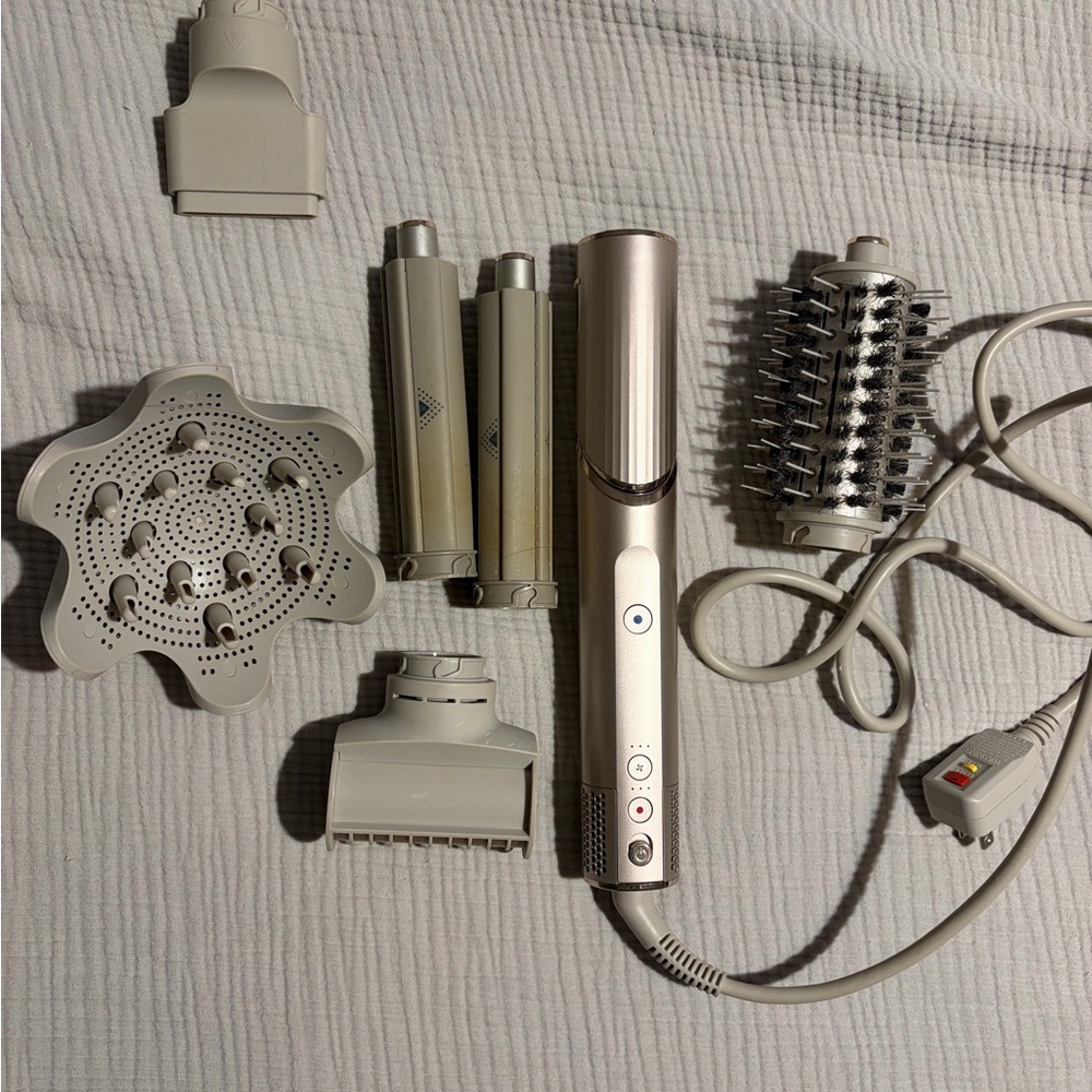 Shark FlexStyle with additional attachments